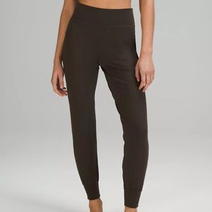 Lululemon Align high rise joggers, size 6